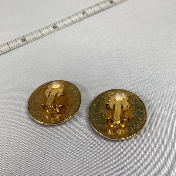 Vintage Goldtone and red disc button design earrings - Picture 5 of 6